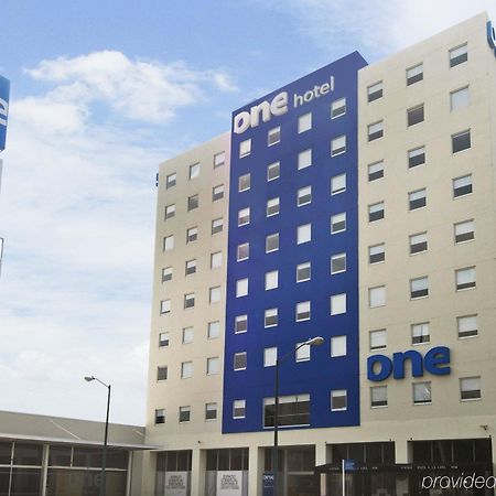 Отель One Puebla Finsa Экстерьер фото