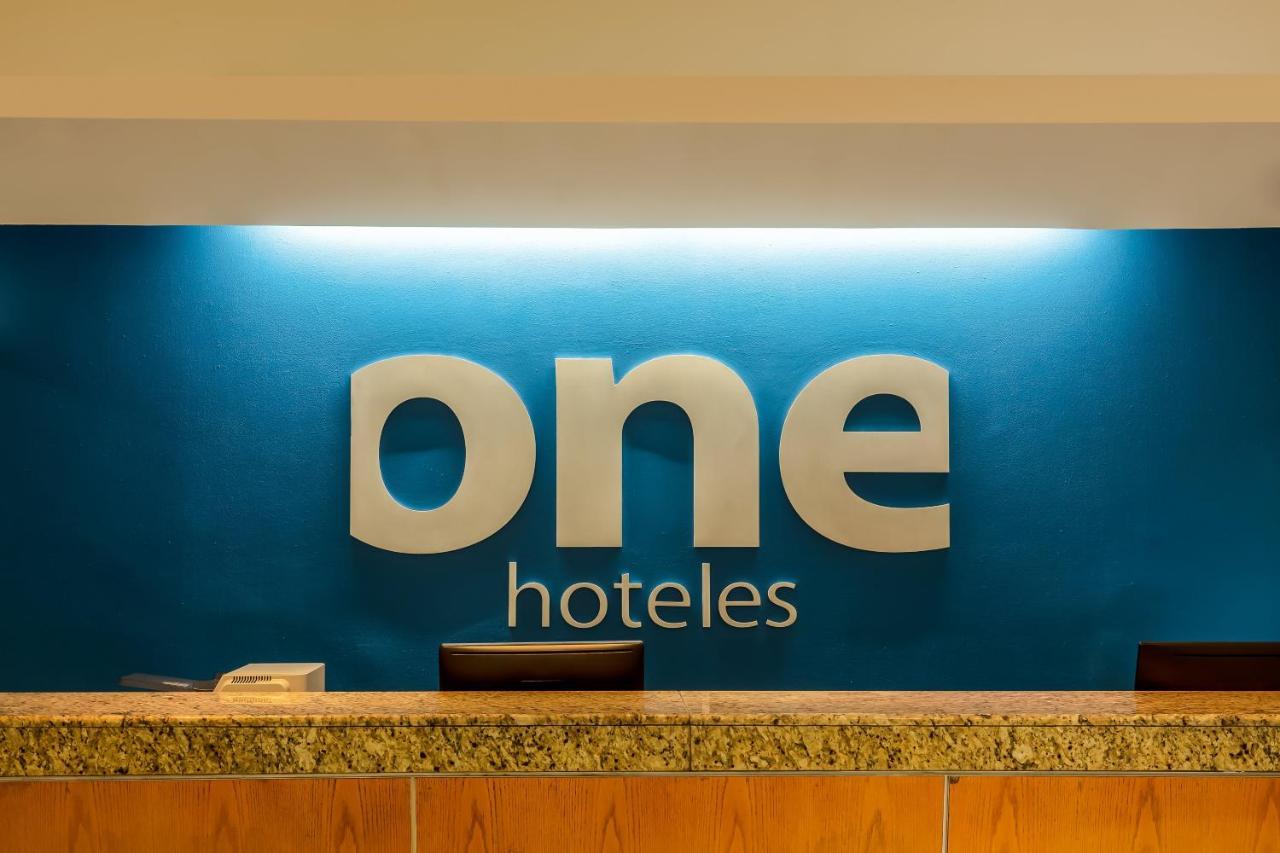 Отель One Puebla Finsa Экстерьер фото
