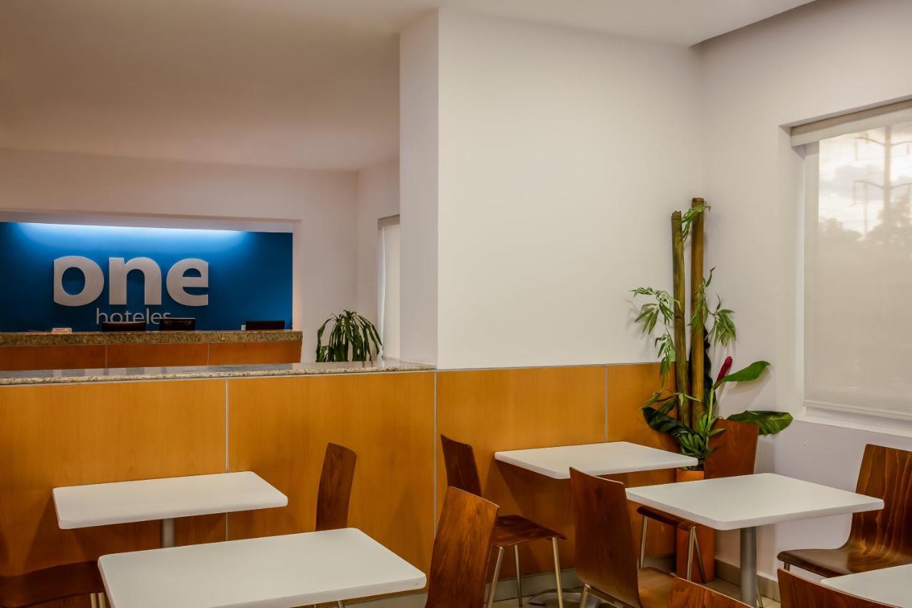 Отель One Puebla Finsa Экстерьер фото